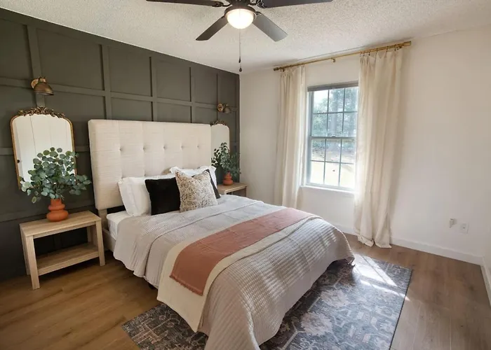 Southern Travel - Charming 3 Bedroom