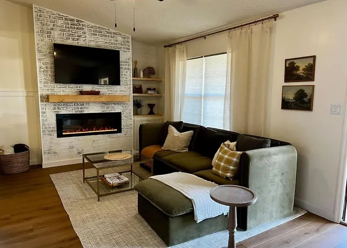 Southern Travel - Charming 3 Bedroom